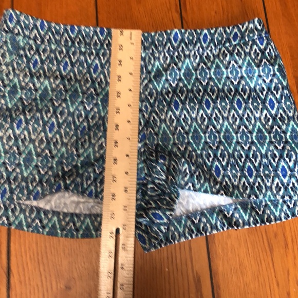 H&M geometrical print Chino style shorts size 10 - Picture 7 of 8